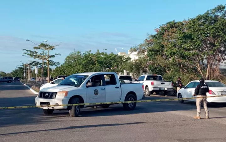 Detienen a dos personas durante un cateo al poniente de Mérida