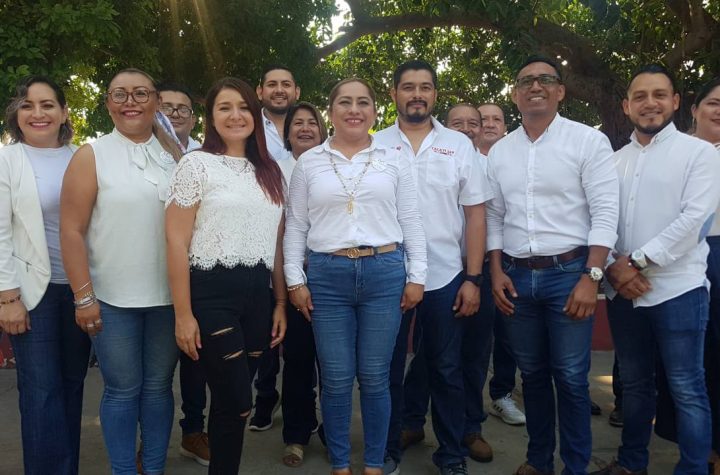 Adriana Mena de la Planilla Blanca inicia su campaña por la sección 33 del SNTE