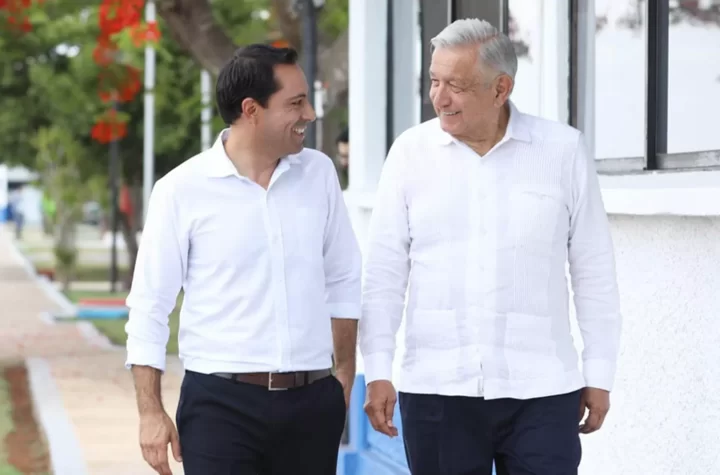 Andrés Manuel López Obrador reconoce labor del gobernador Mauricio Vila Dosal