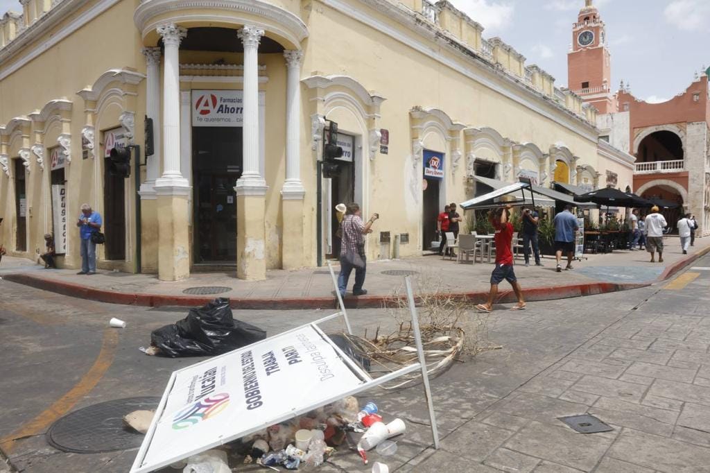 Pescadores protestan por falta de pago de la Federación y realizan actos vandálicos