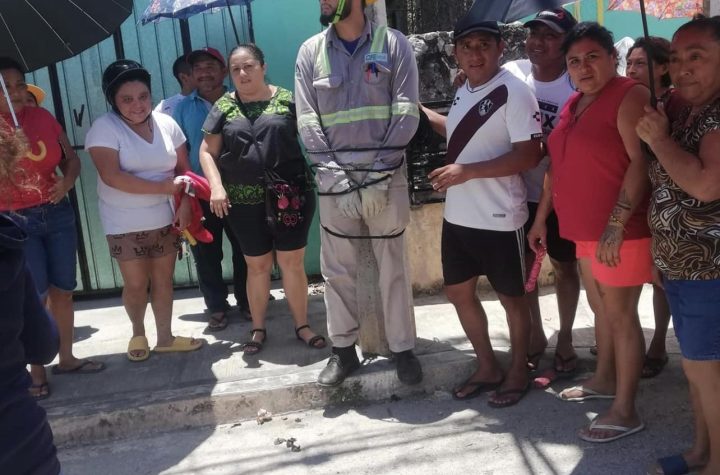 Amarran a trabajador de la CFE en Valladolid