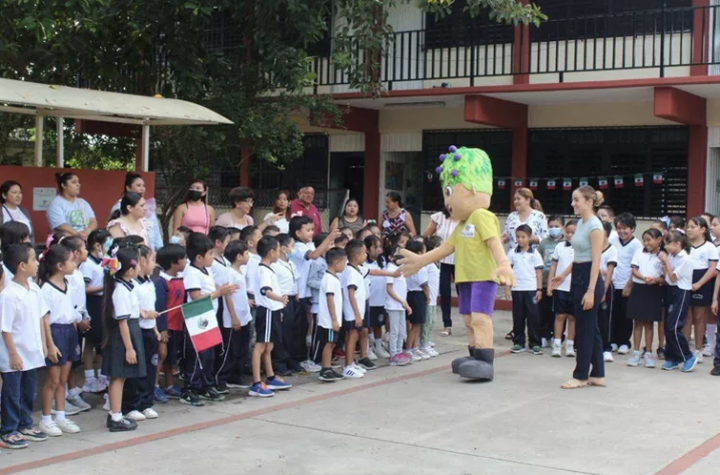 Estudiantes apoyan a la reforestación del estado