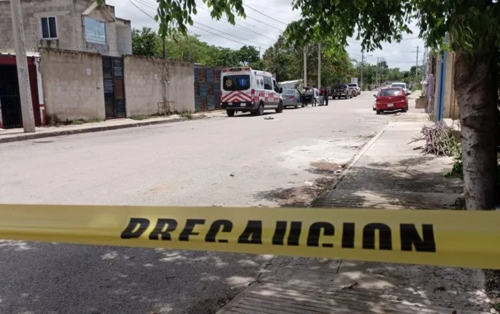 Hombre asesina a puñaladas a su esposa en Mérida