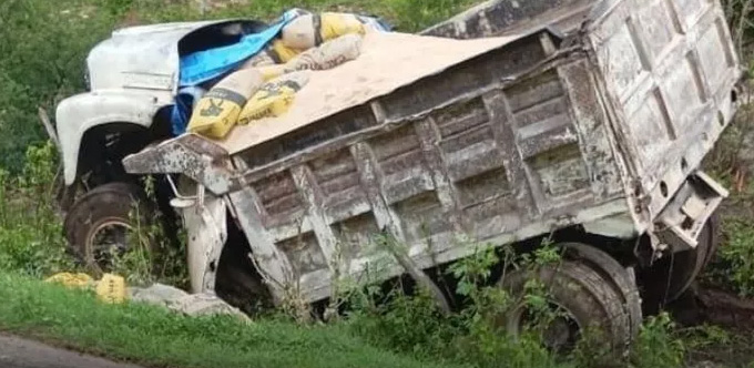 Fallece joven volquetero al quedar prensado en la vía Peto-Tahdziu