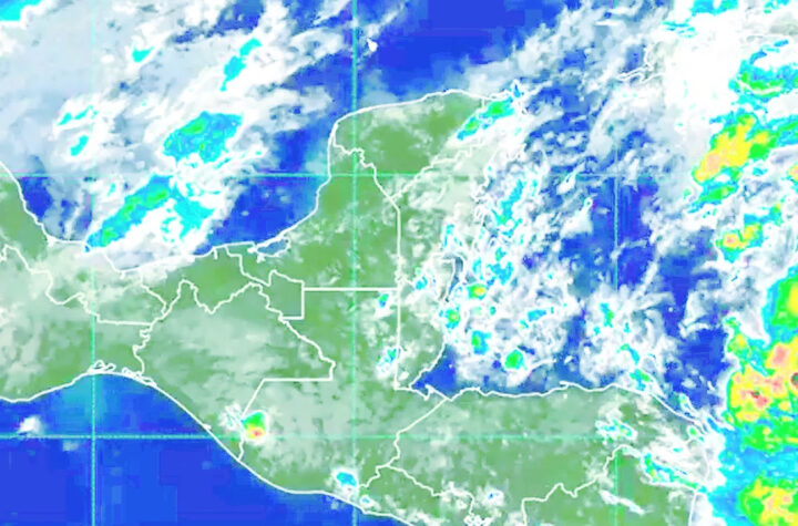 Va de nuez! Yucatán bajo alerta, ante posible ciclón tropical, 50% de probabilidad.