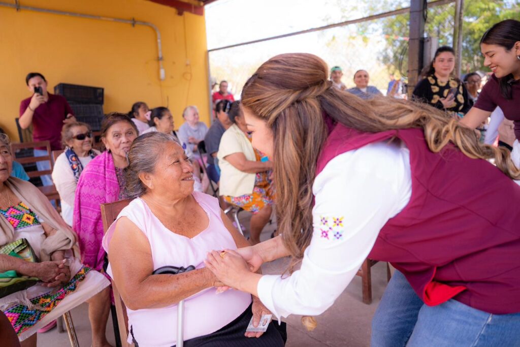 DIF Yucatán lleva abrigo y protección a comisarías de Mérida por bajas temperaturas