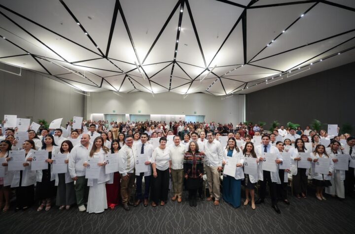 Nuevos profesionales de la salud se suman al fortalecimiento médico en Yucatán