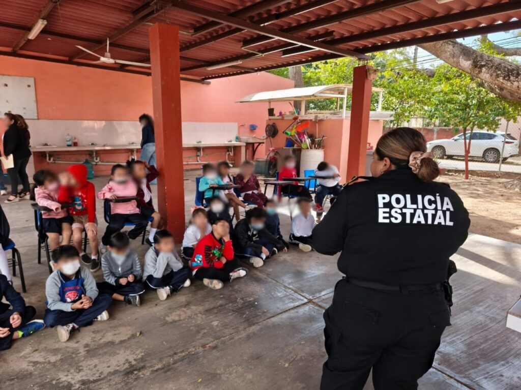 Refuerzan cultura de prevención y confianza en escuelas de Mérida y comisarías