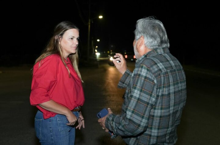 Renueva Cecilia Patrón luminarias en comisarías meridanas.