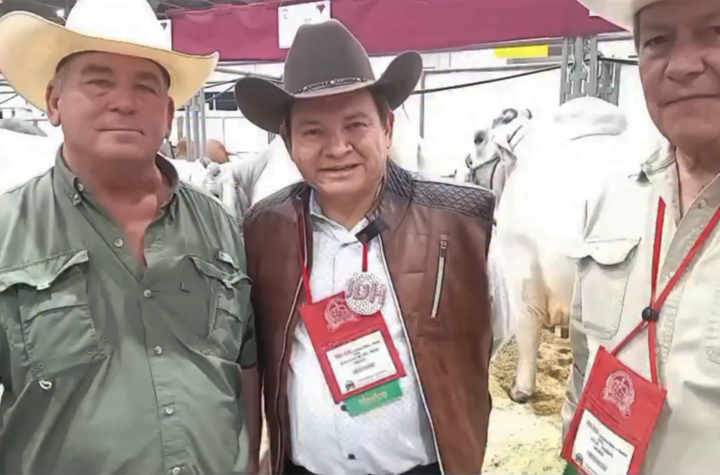 El Gobernador Huacho Díaz invita a todos los ganaderos a visitar la Feria Yucatán Xmatkuil, desde la Feria Ganadera más grande el mundo en Houston.