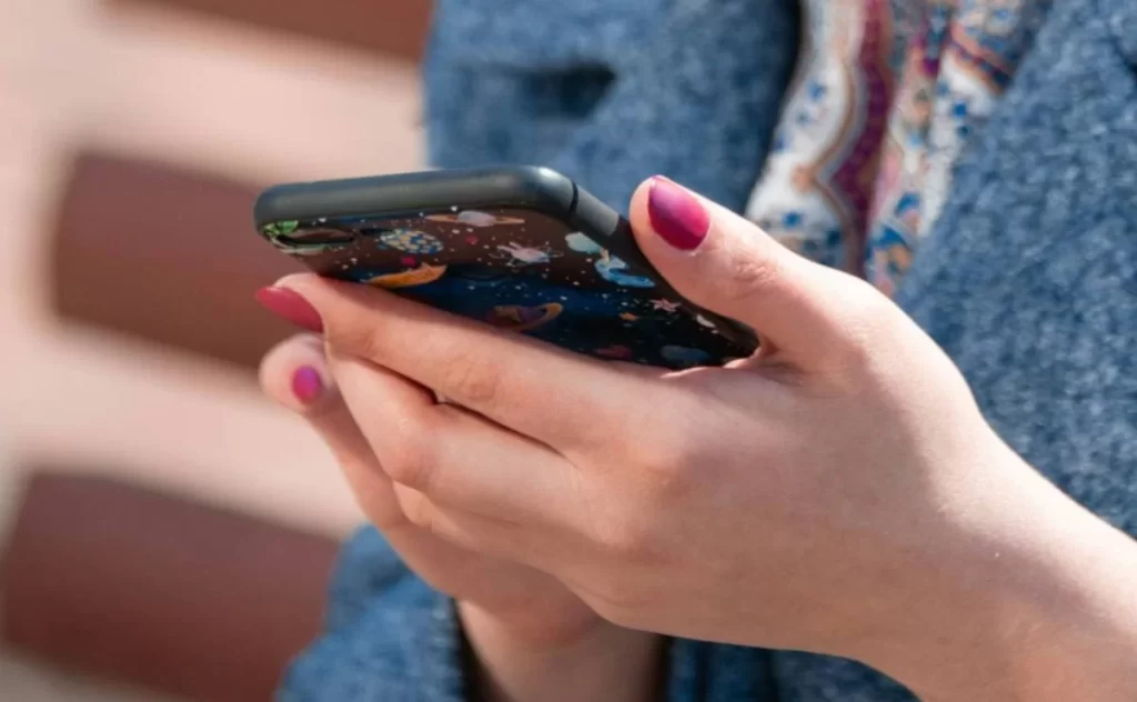 Gobierno pacta con plataformas acciones para prevenir violencia digital contra mujeres