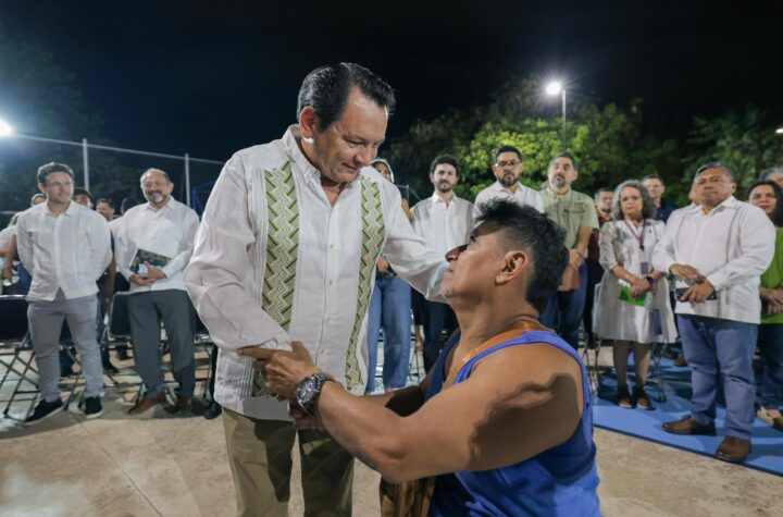 En Diálogos con el Pueblo atienden necesidades del poniente de Mérida