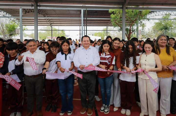 Impulsa el Gobernador Joaquín Díaz Mena mejores condiciones educativas en Dzununcán