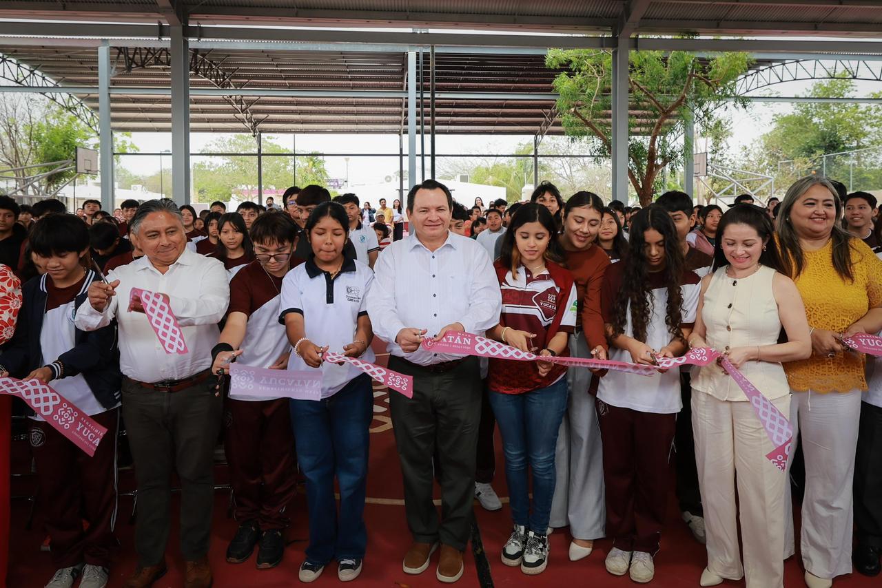 Impulsa el Gobernador Joaquín Díaz Mena mejores condiciones educativas en Dzununcán