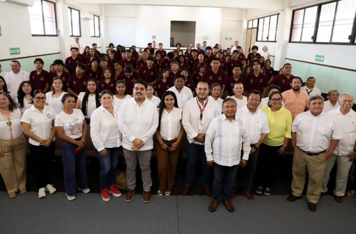 Impulsa Segey mejores condiciones para el desarrollo de estudiantes de Educación Media Superior