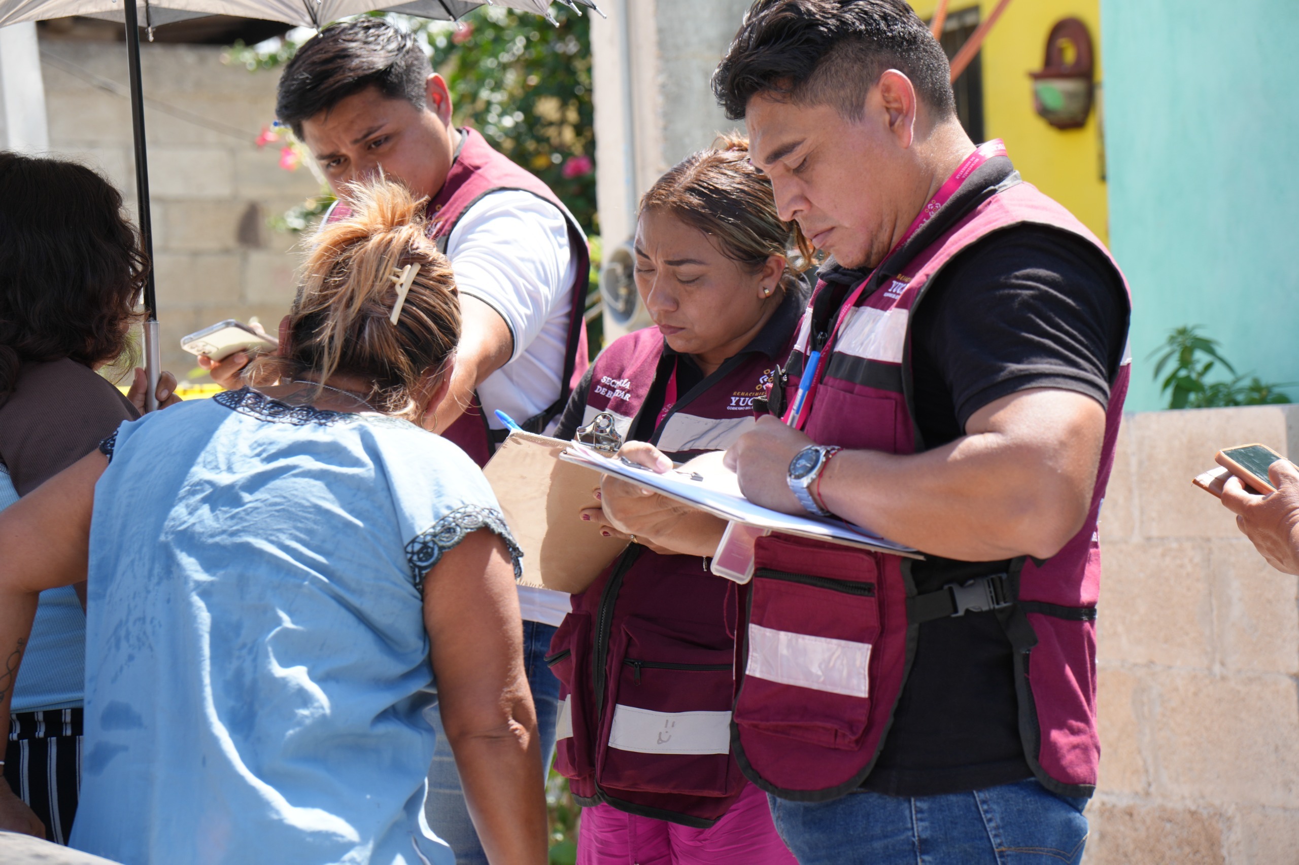 Gobierno del Estado brinda atención integral a familias afectadas por incendio en Dzununcán