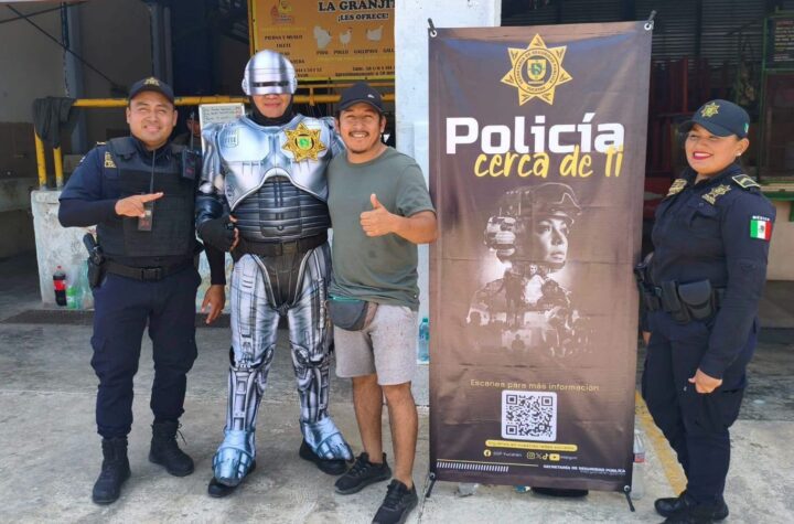 Robocop de la SSP sorprende en el tianguis de San Roque
