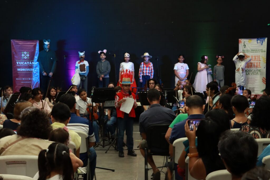 Niñas y niños rinden homenaje a “Cri-Cri” en La Ibérica