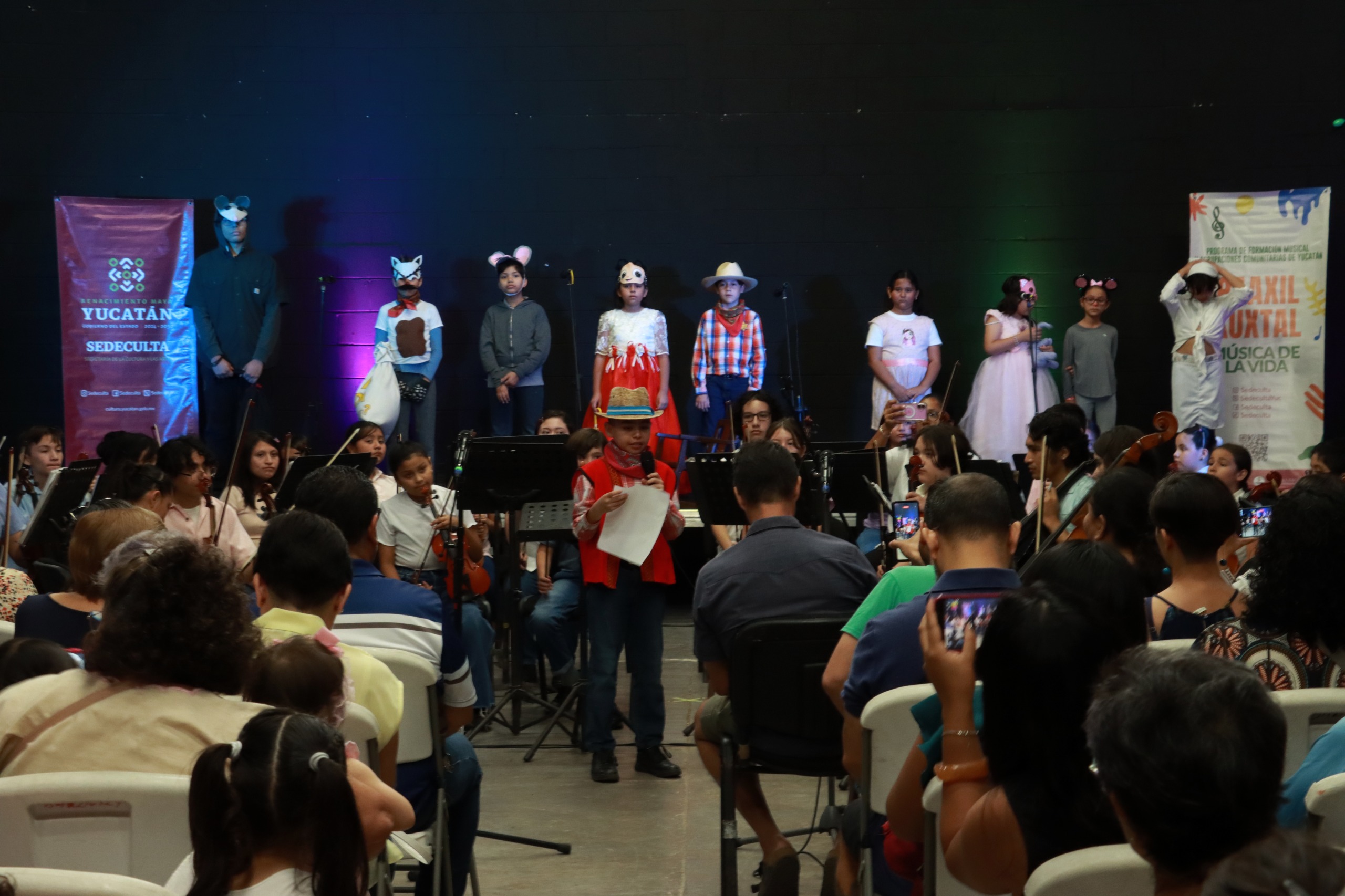 Niñas y niños rinden homenaje a “Cri-Cri” en La Ibérica