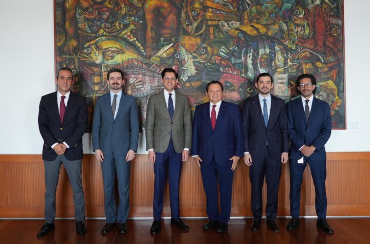 Gobernador Joaquín Díaz Mena expone proyecto del Renacimiento Maya al canciller Roberto Velasco Álvarez
