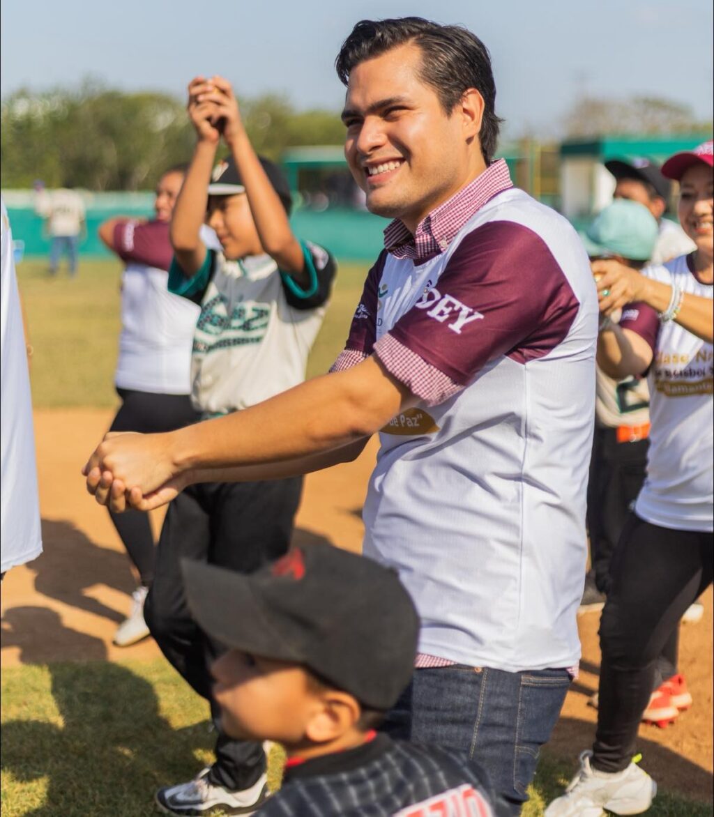 Diego Carrera impulsa el deporte como motor de cambio social en la Clase Nacional de Béisbol y Sóftbol