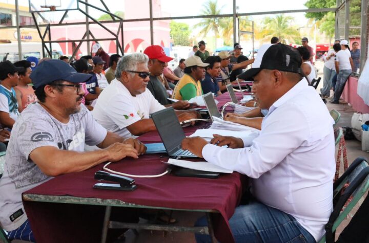 Acercan trámites y apoyos al sector pesquero con mesas de atención en la costa yucateca