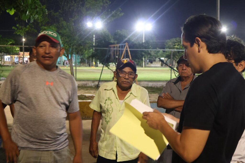 Denuncian vecinos de San Antonio Xluch “privatización” de espacios públicos por comité deportivo