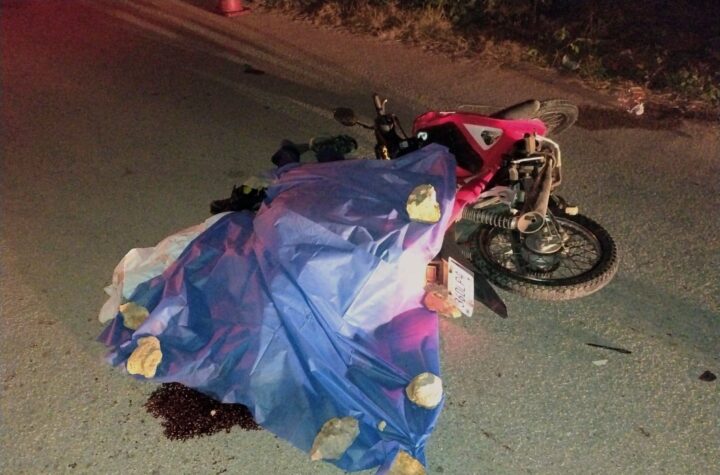 Exceso de velocidad cobra una vida: Motociclista muere tras atropellar a muchachitos