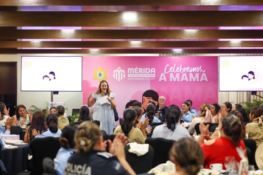 Celebra Cecilia Patrón a las madres meridanas de todos los sectores de la ciudad