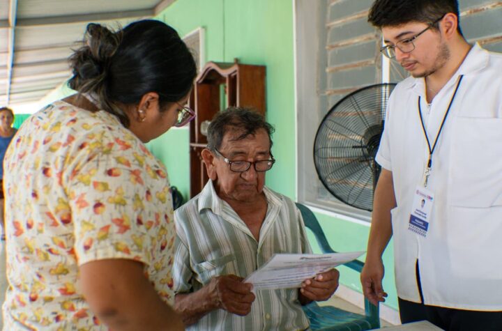 DIF Yucatán atiende salud visual de las personas mayores en todo el estado