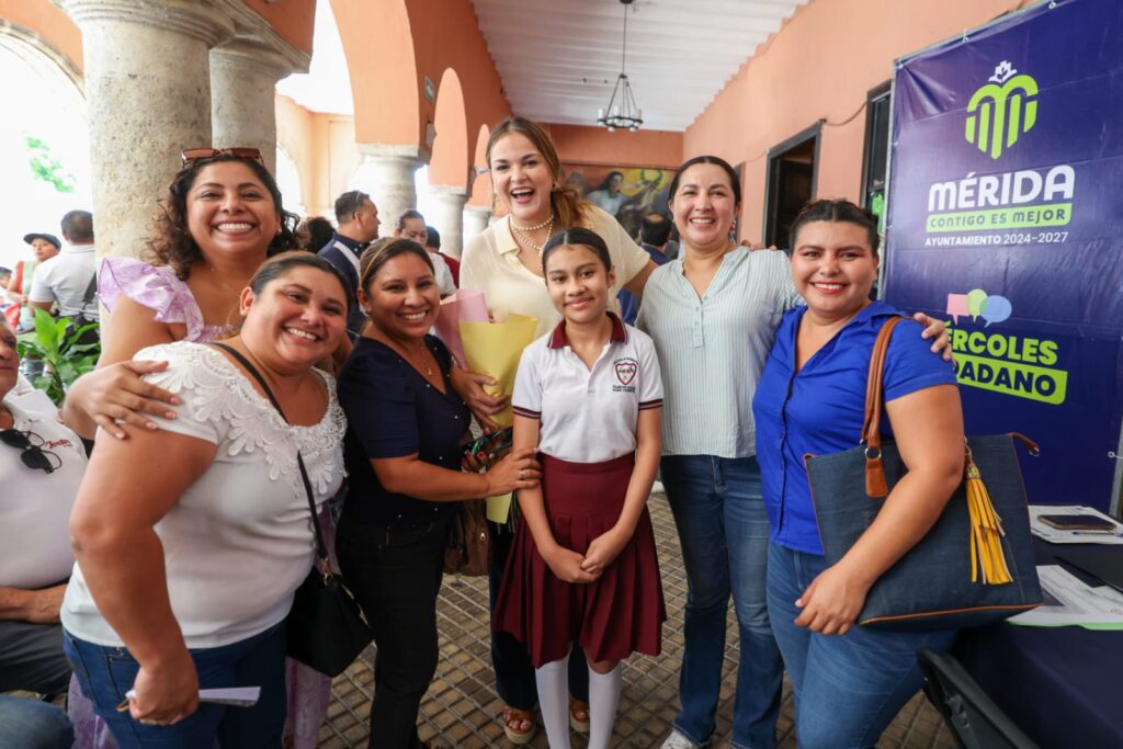Meridanos encuentran respuesta rápida y eficiente en el Miércoles Ciudadano. “Este gobierno está para servir y acompañar”: Cecilia Patrón