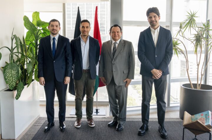 Gobernador Joaquín Díaz Mena se reúne con directivos de Kavak