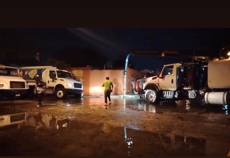 Exigen vecinos de Valle Dorado y Salvador Alvarado Sur soluciones de fondo ante inundaciones; regidora Georgina Piña gestiona apoyo inmediato