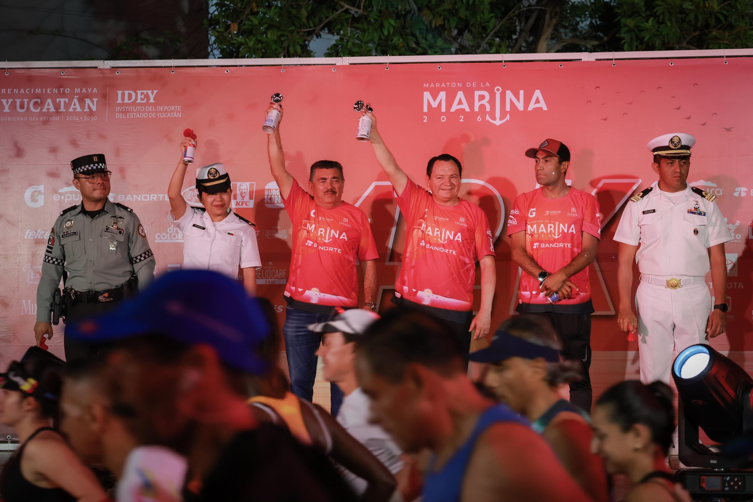 Gobernador Joaquín Díaz Mena encabeza salida y premiación del Maratón de la Marina
