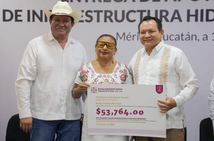 Entrega Gobernador Joaquín Díaz Mena apoyos para impulsar el campo y la educación