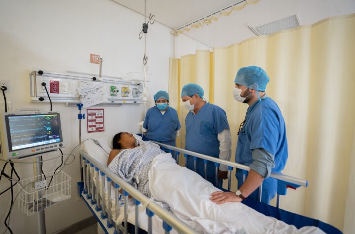 Avanza transformación de la salud en Yucatán con primera cirugía robótica en el estado