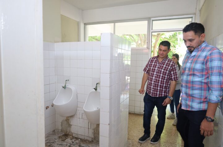 Mejoran infraestructura, equipamiento y espacios educativos en planteles del Cecytey