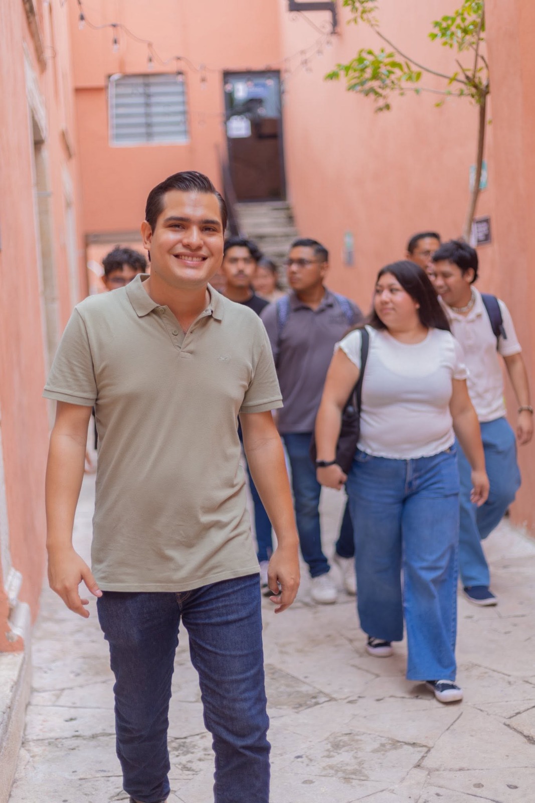 Fomenta el regidor Diego Carrera la profesionalización política de la juventud en Mérida