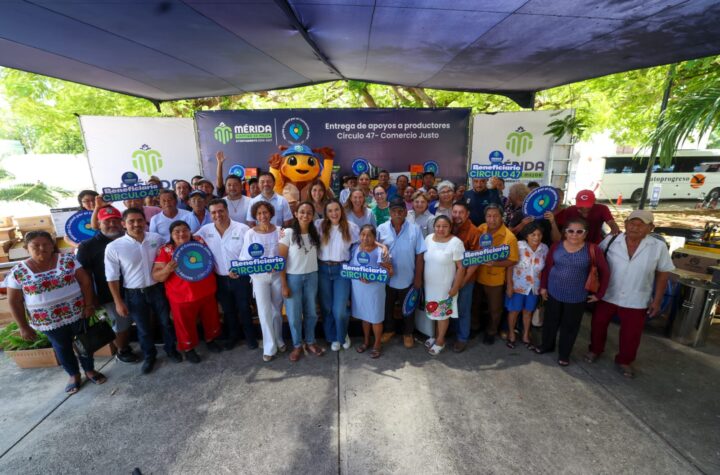 Entrega Cecilia Patrón apoyos a productores de Círculo 47: ¡Gracias por estar en cada mesa de las familias meridanas!