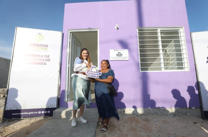 En Mérida cuentan con mi gobierno para enfrentar la adversidad: Cecilia Patrón entrega viviendas a familias afectadas por incendio