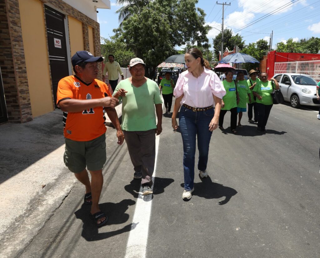 Entrega Cecilia Patrón calles repavimentadas y con señalética nueva; “Desde la vía pública cuidamos del patrimonio y garantizamos el tránsito seguro de la gente’”