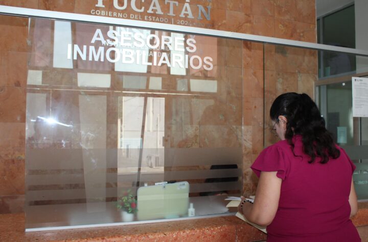 Emite Gobierno del Estado primeras 130 licencias para asesoras y asesores inmobiliarios en Yucatán