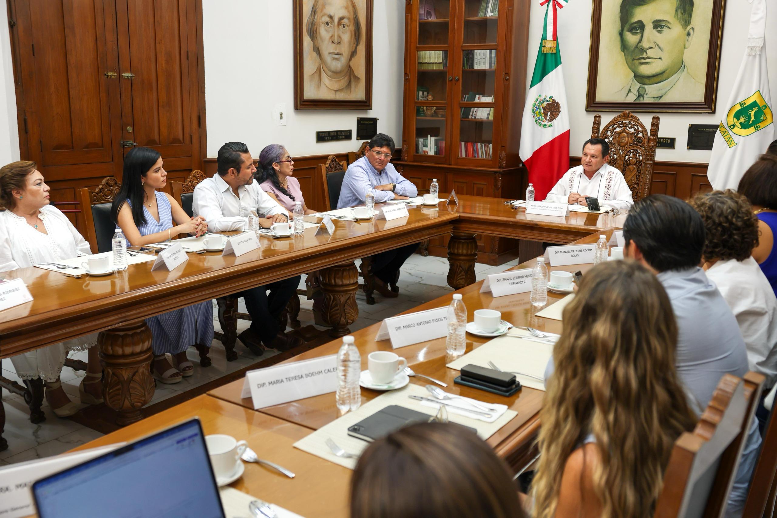 Gobernador Joaquín Díaz Mena dialoga con todas las fuerzas del Congreso antes de presentar el Plan Bienestar Metropolitano