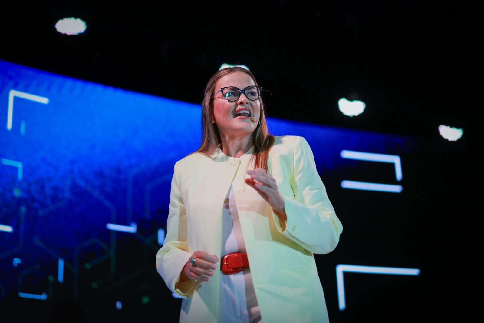 Presenta Cecilia Patrón MIDigital, innovadora transformación tecnológica del Ayuntamiento de Mérida