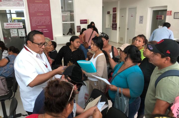Orientan a personas de San José Tecoh sobre procedimientos legales para adquirir terrenos