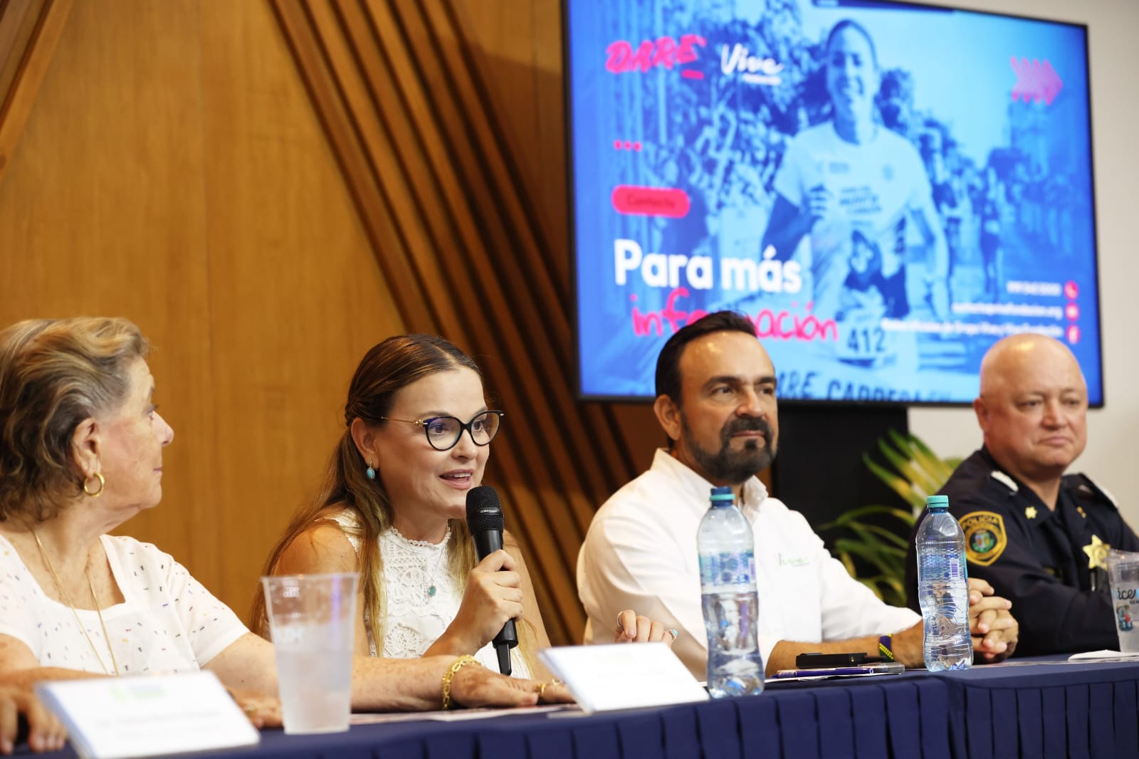Invita Cecilia Patrón a familias meridanas a participar contra las adicciones con la carrera D.A.R.E. 2026 “Correr con Valentía y Corazón”. 