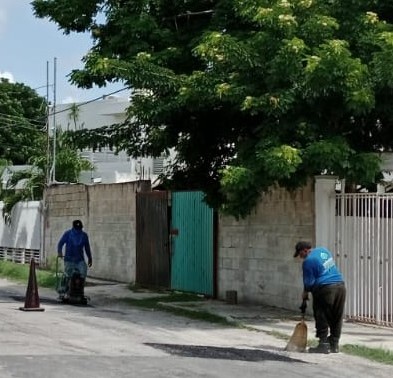 Exige regidor de MORENA supervisión estricta y sanciones a empresas de bacheo en Mérida