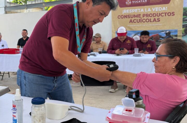 Renacimiento Maya acerca servicios de salud y trámites a la comunidad pesquera de Telchac Puerto