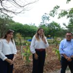 Cecilia Patron entrega primer jardín de lluvia para prevenir encharcamientos en Ciudad Caucel.
