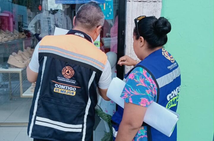 Protección Civil de Mérida suspende actividades en inmueble de la calle 60 por condiciones de riesgo.